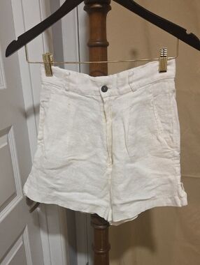 Anvers Women's Cream Linen High-Waist Shorts